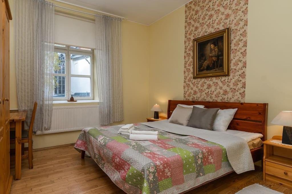 Pueha Vaimu Kuelaliskorter * Tallin